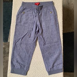 Guess low waisted capri pants